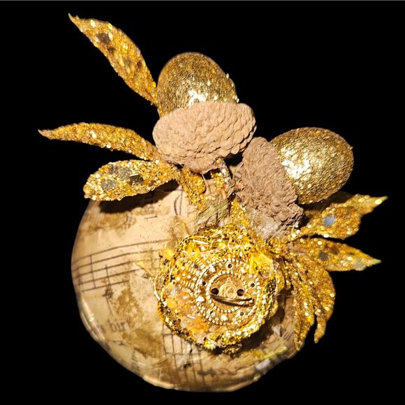 Set of 10 Vintage Style Christmas Ornaments Sheet Music Decoupage Gold Glitter - Picture 3 of 6